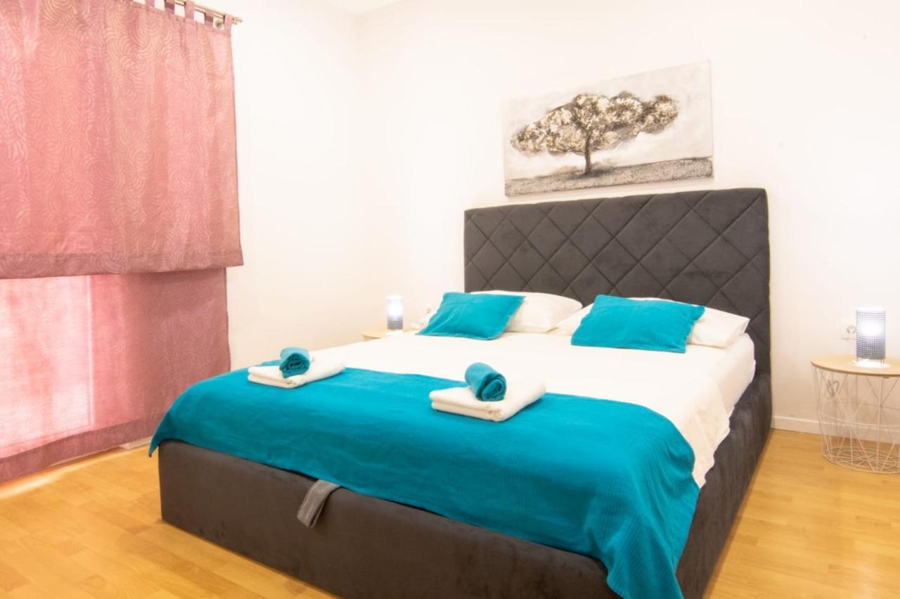 Apartment Cvita Free Beach Parking Макарська Екстер'єр фото