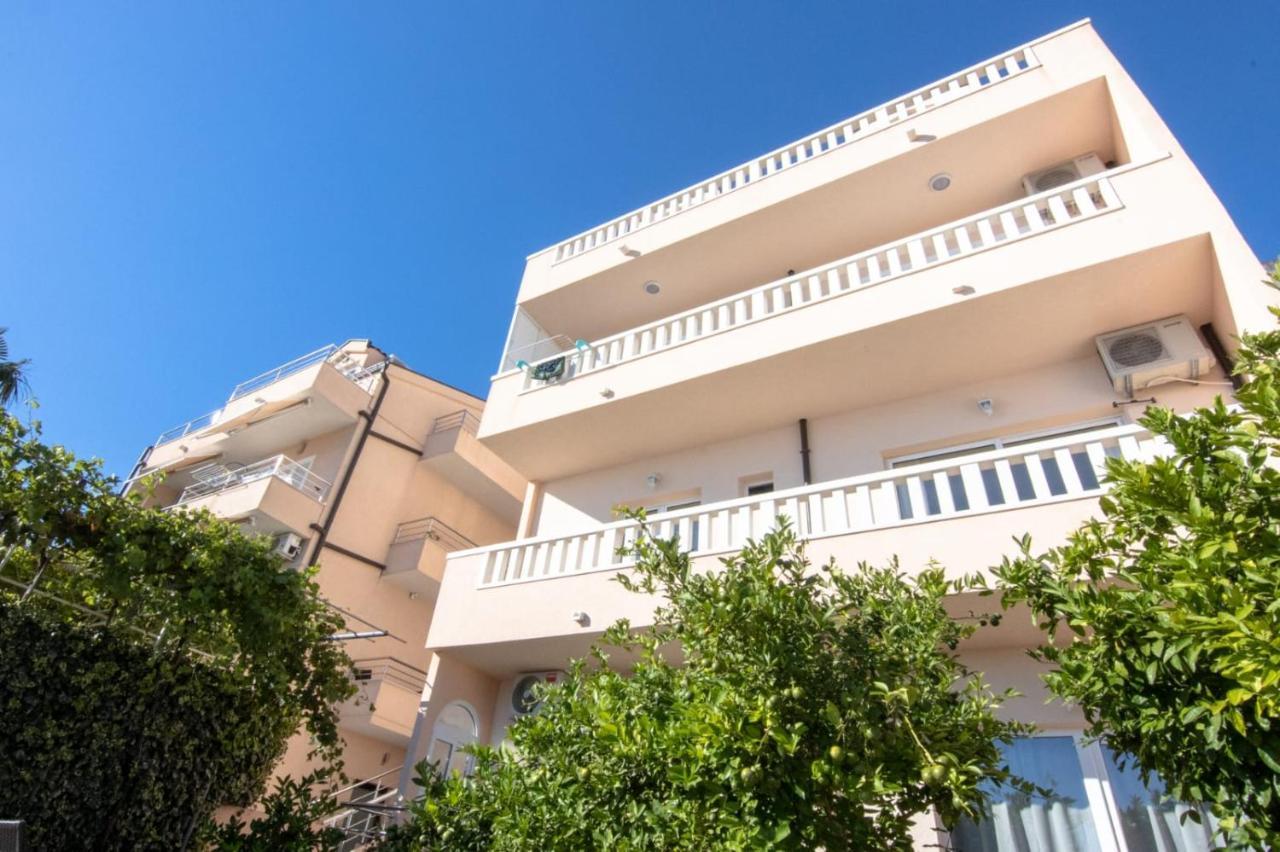Apartment Cvita Free Beach Parking Макарська Екстер'єр фото